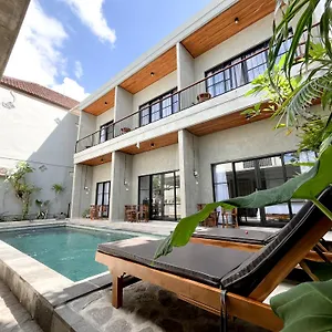 Adi Surya Gasthuis Seminyak